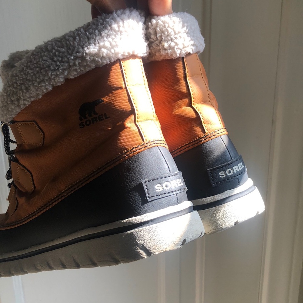 Sorel Water & Snow proof boots!ONLY WORN 3 times!